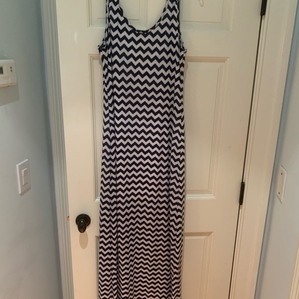 Chevron maxi dress EUC